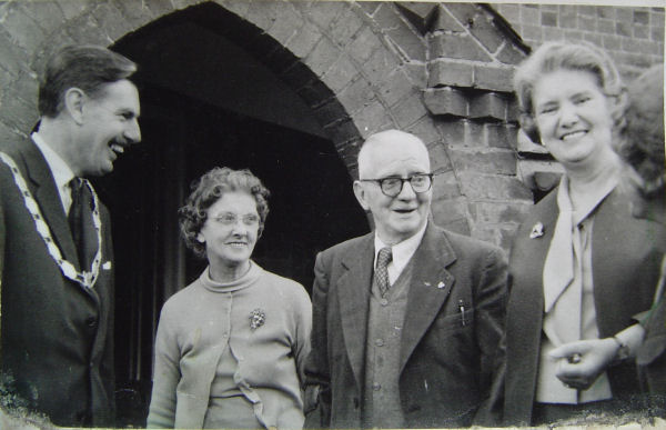 Charles Leslie SOLE (1890-1968) and Blanche Amy (Rose) (nee STURMAN) (1898-1980) taken in 1965.