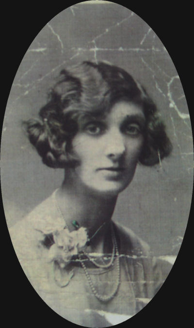Blanche Amy (Rose) (nee STURMAN) on her Wedding Day 7th July 1928