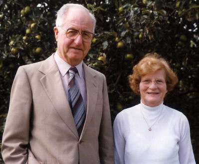 Lionel SOLE (1916-   ) and Lilian (Lily) ROFFEY (1913-1986).