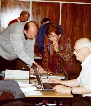 he Solly members get their heads together in the workshop session. From left to right: George Solly, Elizabeth Hughes and Bob Solly