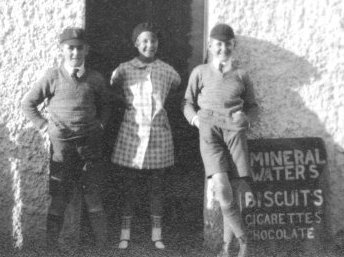 Lynne�s father, Bill Solley, on the left