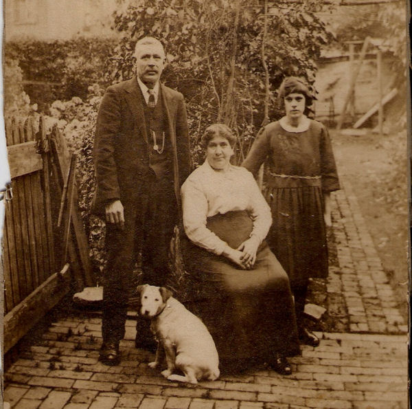 Henry and Emily and one of their daughters Eva born 1909