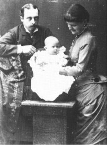 Prince Leopold with his wife Princess Helen of Waldeck and daughter Alice, 1883