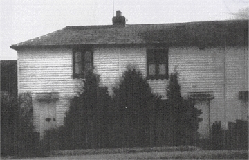 Waterloo Cottages taken more recently. They haven't changed very much
