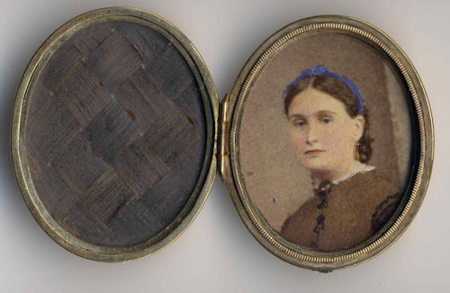 This locket commemorates the death of Williams Sister during the siege of Cawnpore in 1858. The sister must have been Selina Saull, born ca1843